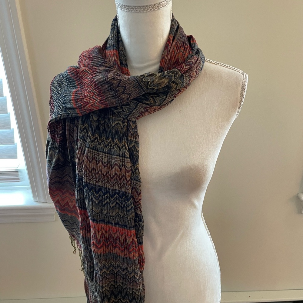 Multicolor Chevron Pattern Scarf - Picture 3 of 8
